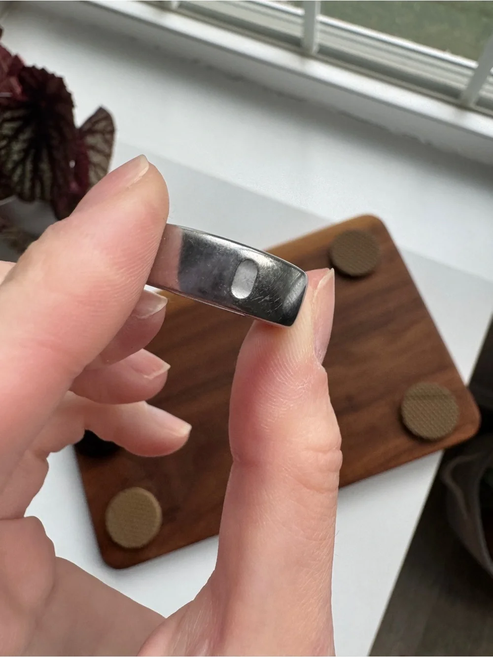 Oura ring gen 3 size 7 silver with charger